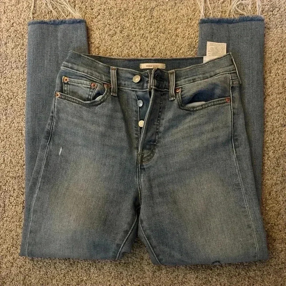 Levi’s Skinny Wedgie High Rise Distressed size 28 - Picture 6 of 7